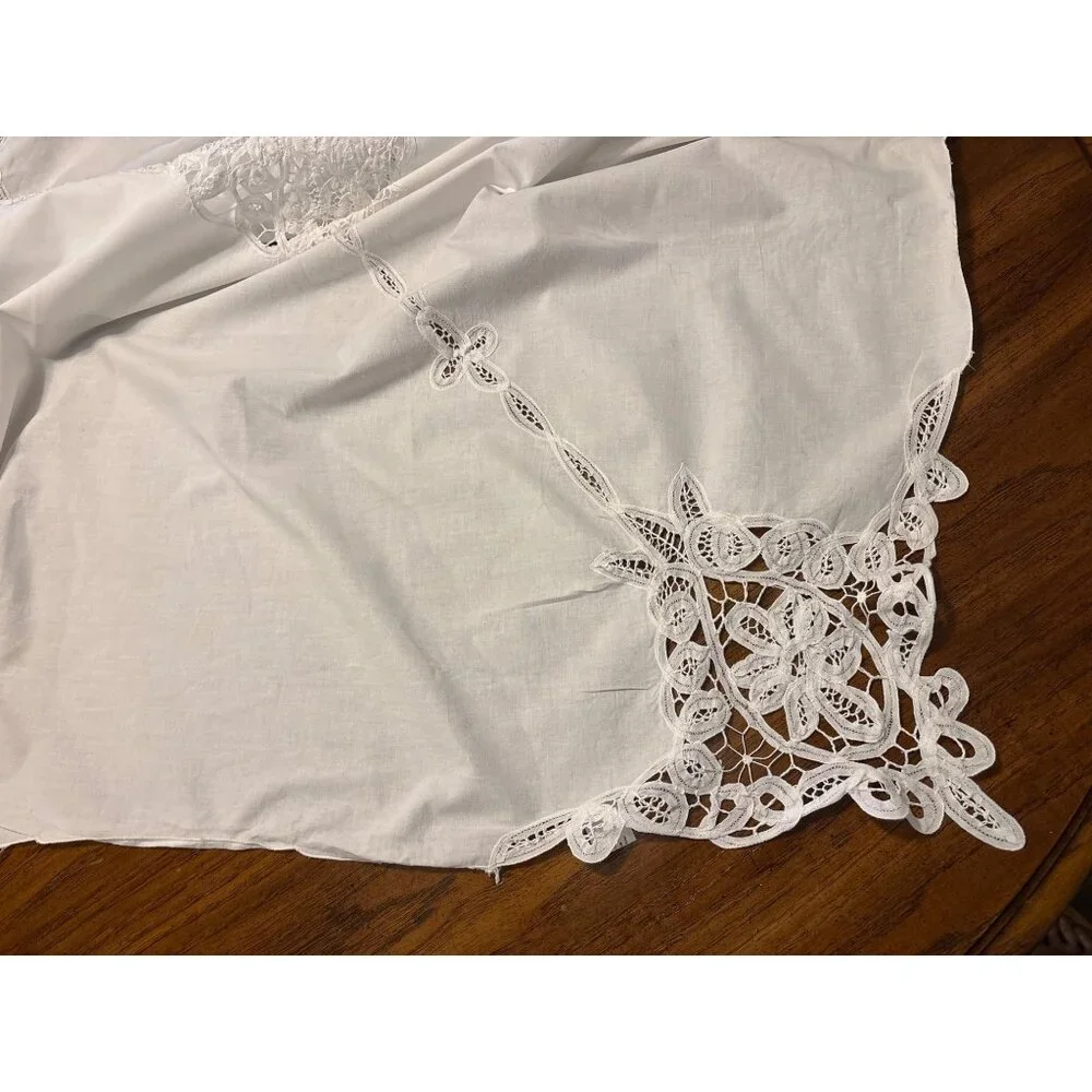 Vintage White Cotton Tablecloth With Intricate Lace Cutwork Design 60x98 Inches‎